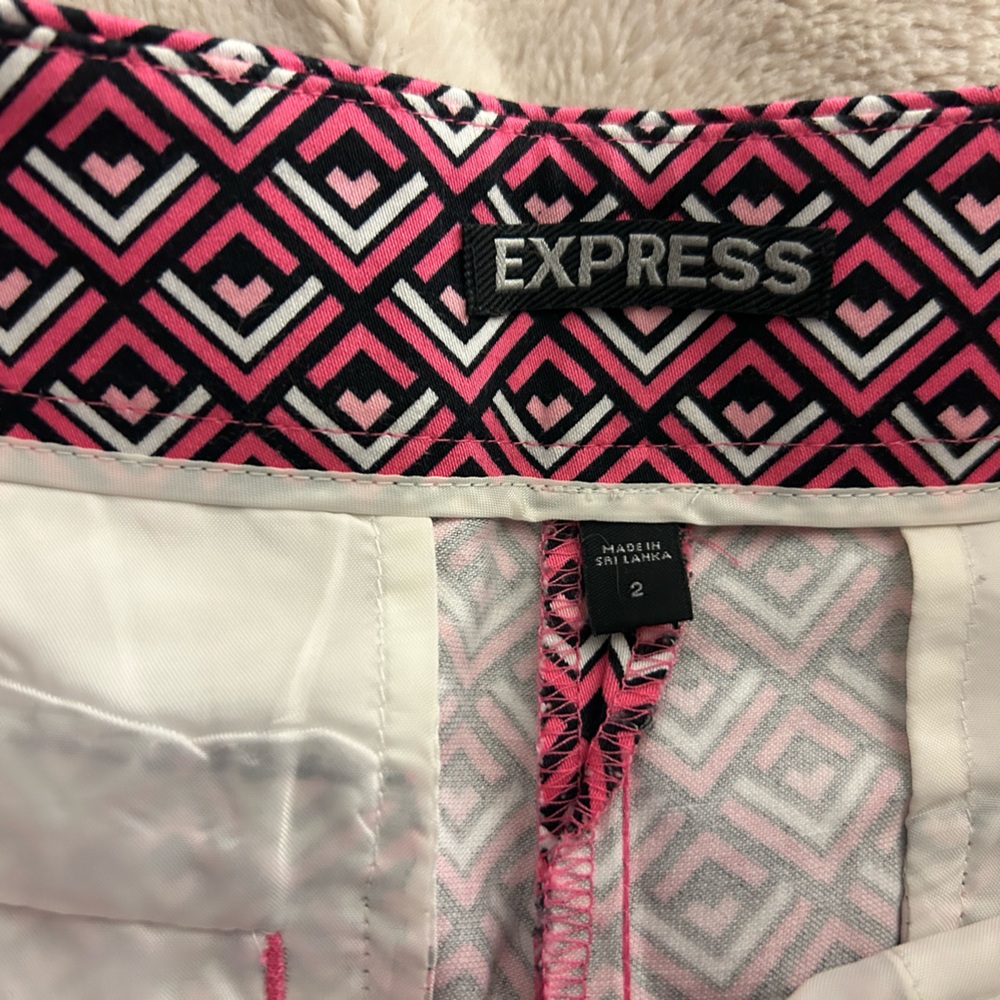 Express Shorts - Picture 2 of 2
